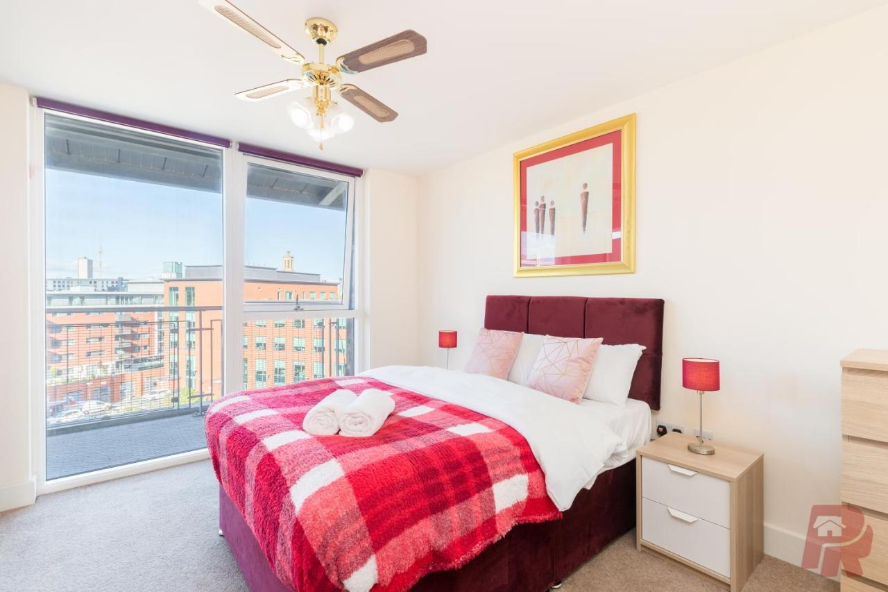 Birmingham City Apartment Skyline Views - Free Parking & Balcony Exterior foto